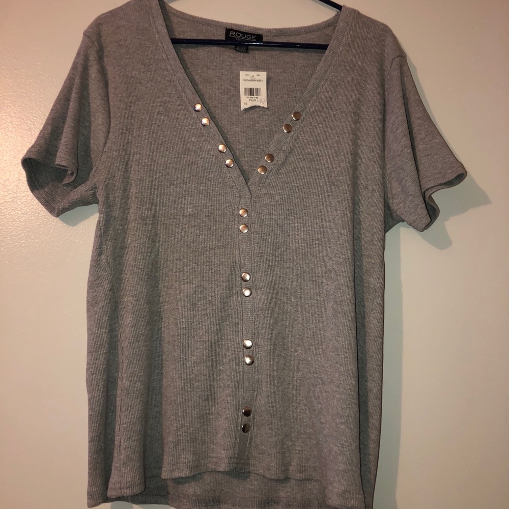 grey button up shirt